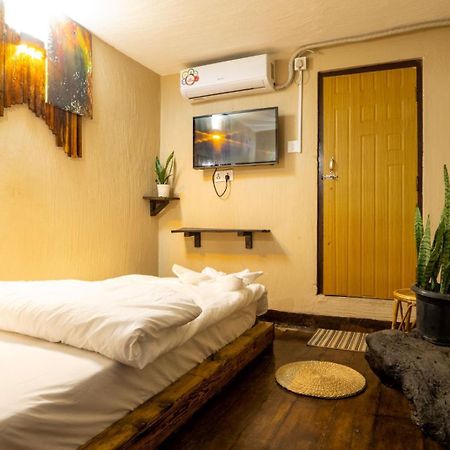 The Weavers Inn Lalitpur Extérieur photo